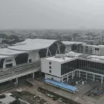 खुल गई किस्मत ! पार्क में टहलते हुए मिला 23 लाख रुपये का हीरा