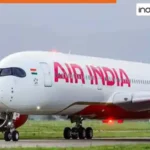 जहरीले सांप के साथ फोटो खिंचवा रहे थे कांस्टेबल, कोबरा ने पलट कर डसा, हो गई मौत